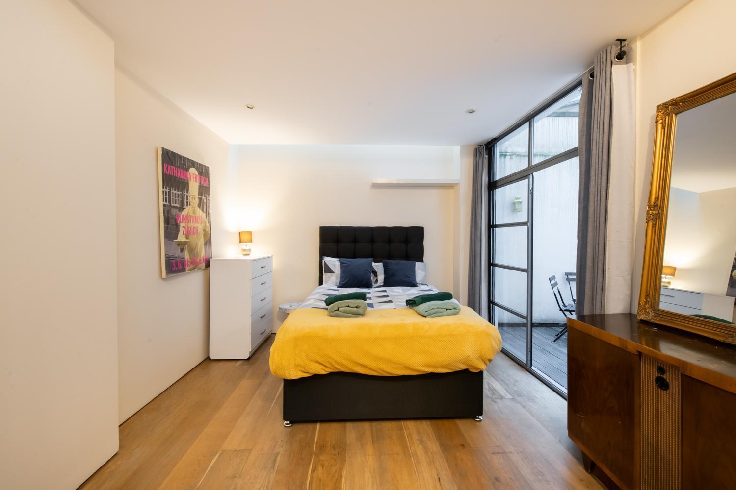 Apartment Pollen Street, Three-bedroom Flat *