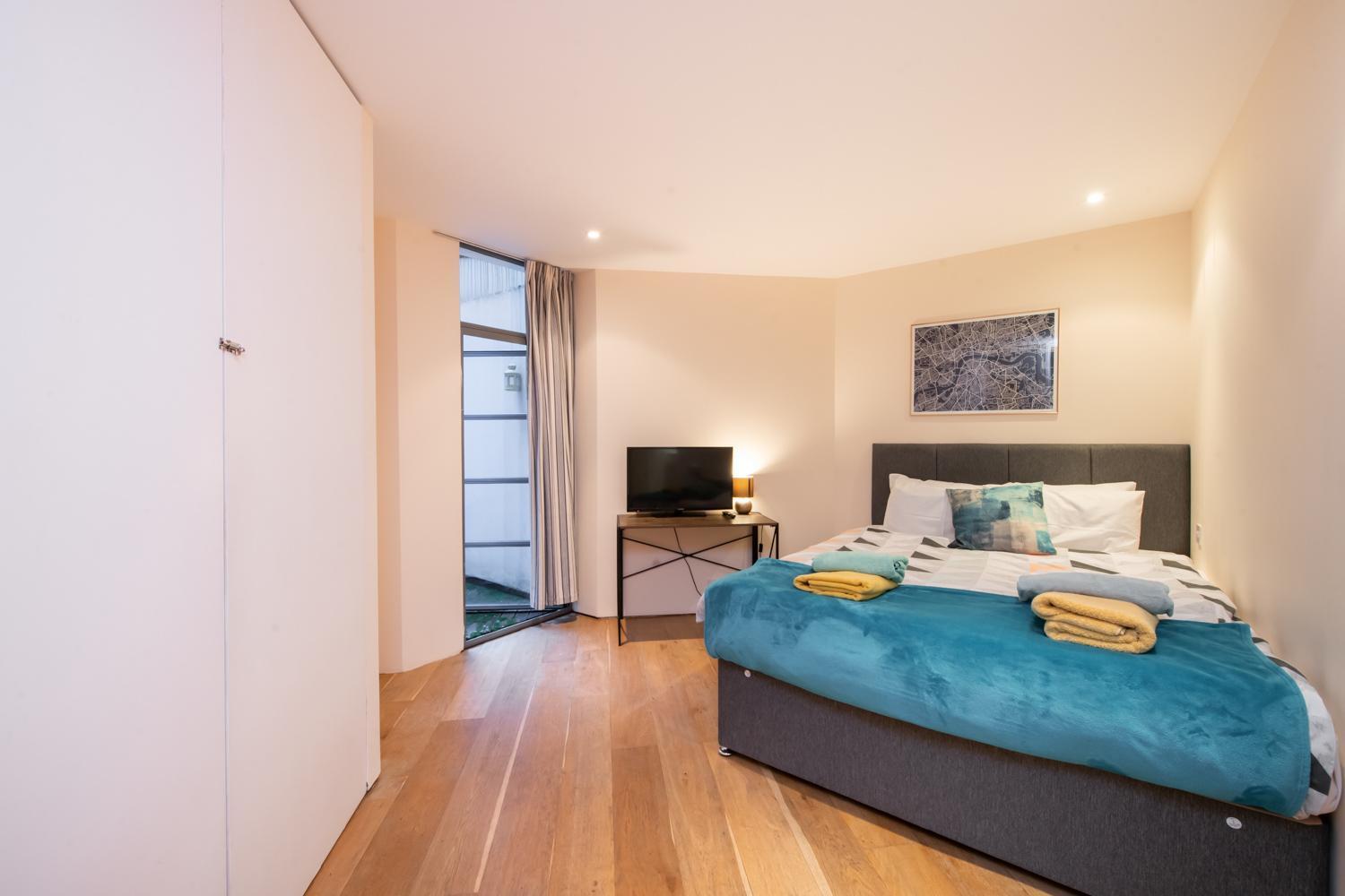 Pollen Street, Three-bedroom Flat London