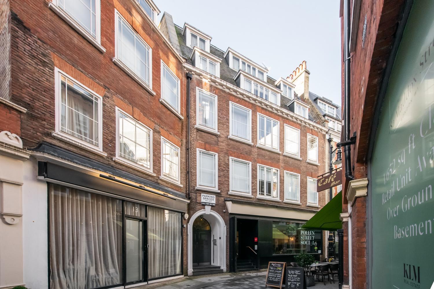 Apartment Pollen Street, Three-bedroom Flat London